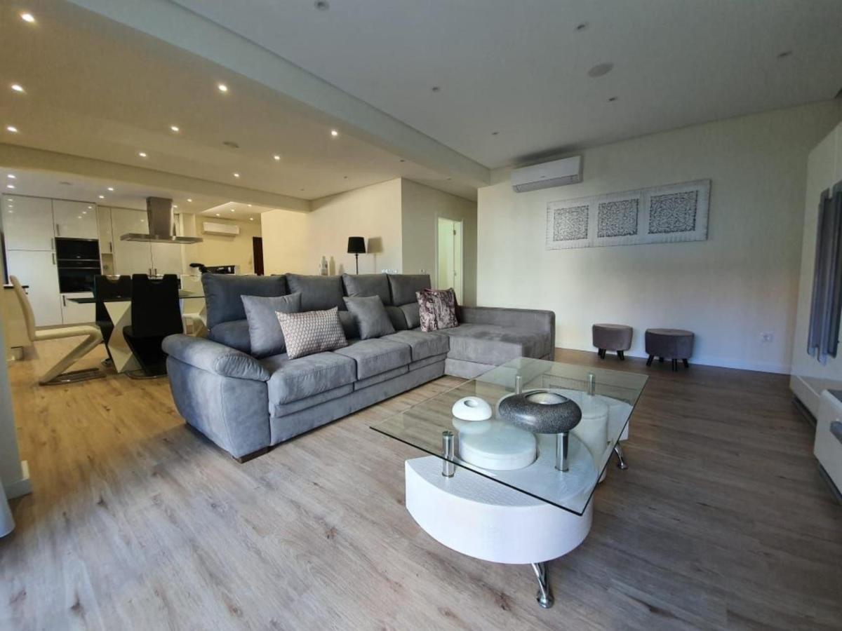 Sunrise Glances & Free Parking Apartment ฟุงชาล ภายนอก รูปภาพ